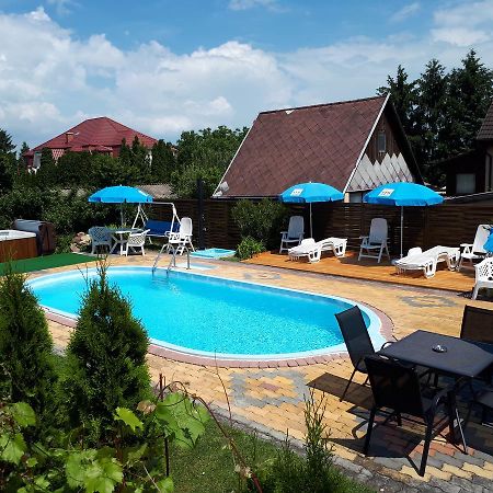Holp Panzio Hotel Balatonfoldvar Bagian luar foto