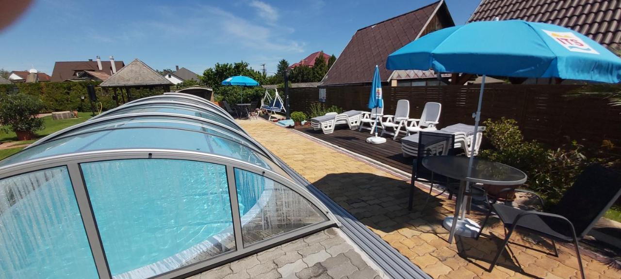 Holp Panzio Hotel Balatonfoldvar Bagian luar foto