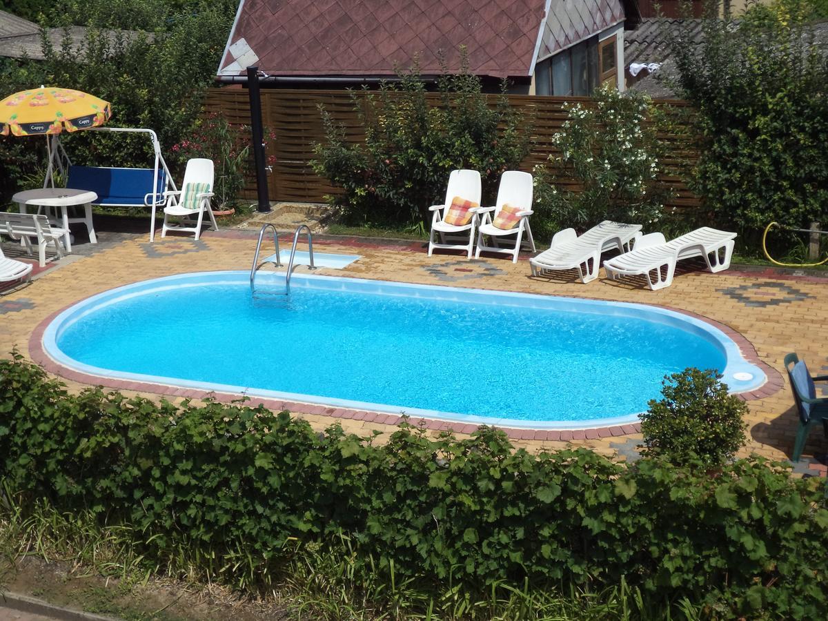 Holp Panzio Hotel Balatonfoldvar Bagian luar foto