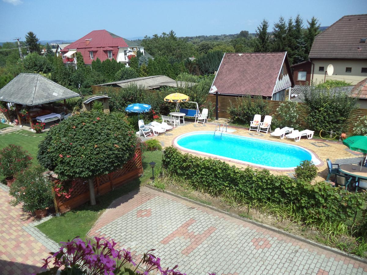 Holp Panzio Hotel Balatonfoldvar Bagian luar foto
