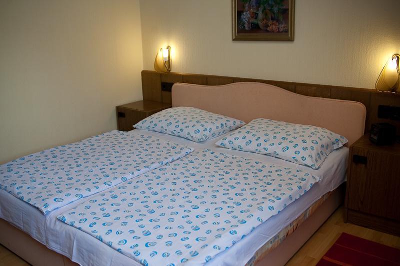 Holp Panzio Hotel Balatonfoldvar Bagian luar foto