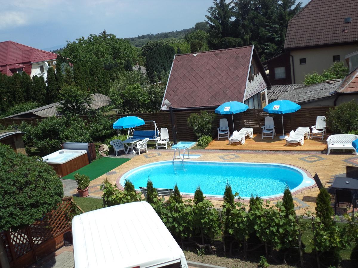 Holp Panzio Hotel Balatonfoldvar Bagian luar foto